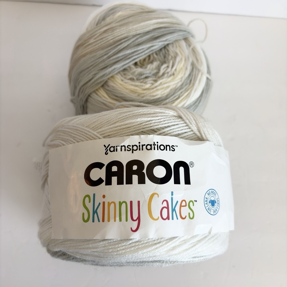 Lot‎ Of 2 Caron Skinny Cakes Yarn French Vanilla 8.5 Oz 250g Acrylic